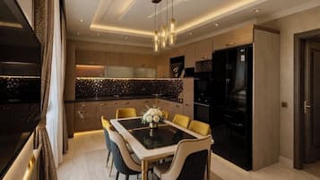 Studio, City View | Dining