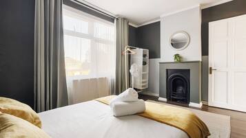 3 bedrooms, iron/ironing board, free WiFi, bed sheets