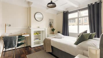 3 bedrooms, iron/ironing board, free WiFi, bed sheets