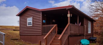 Honey Do lakefront 1-bedroom cabin with Heat and AC in Statts Mills