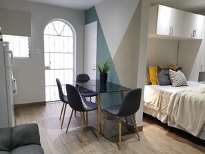 Room - Cozy Secure Z10 Studio: Central Guatemala City, Self Check-In (Ciudad de Guatemala)