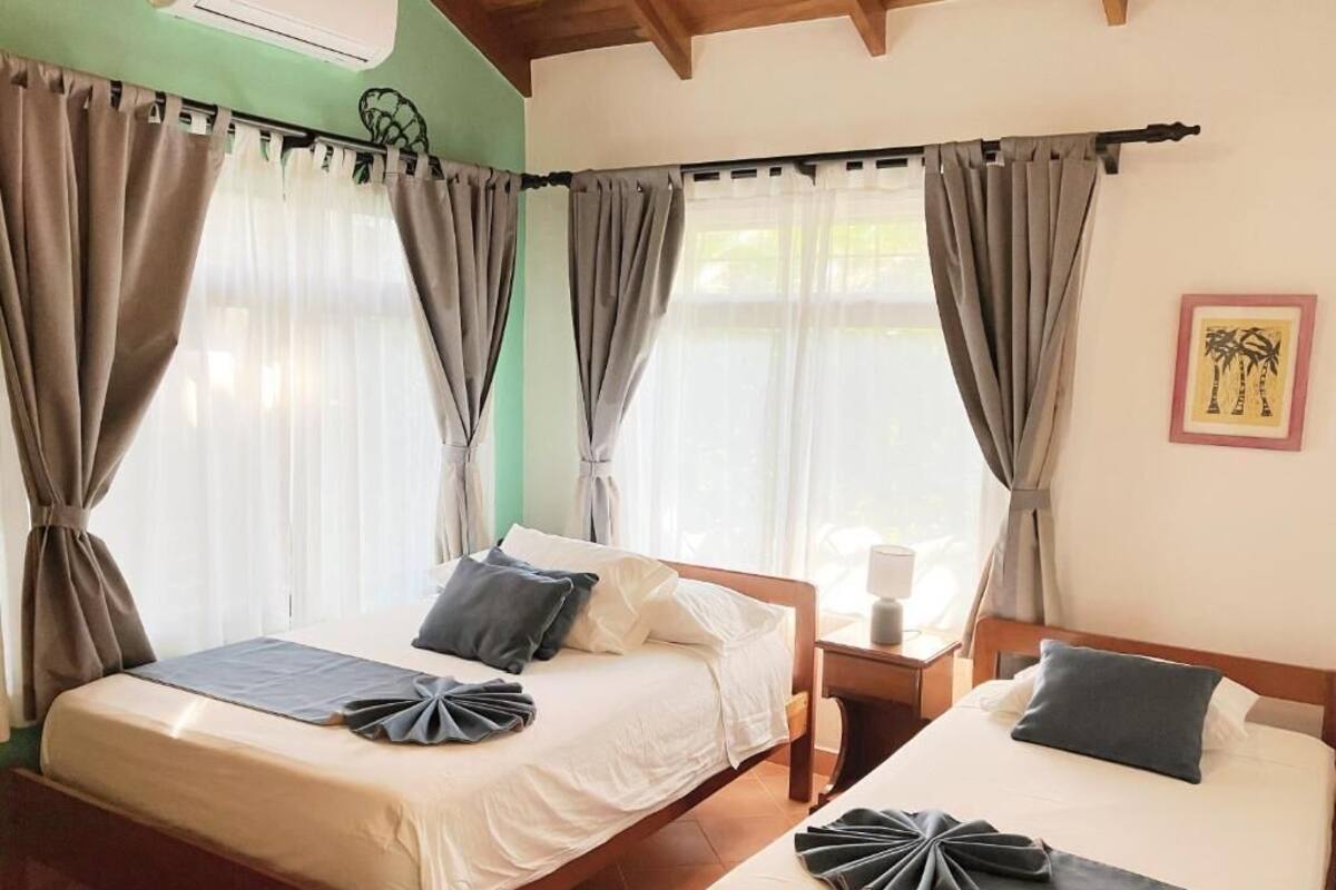 Căn hộ, 2 phòng ngủ, ban công, quang cảnh vườn | Két bảo mật tại phòng, màn/rèm cản sáng, bàn ủi/dụng cụ ủi quần áo 