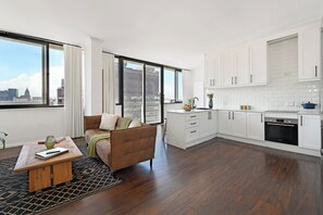 Living area - Stylish, Sun-Filled 2-Bedroom with Secure Parking (Cape Town)