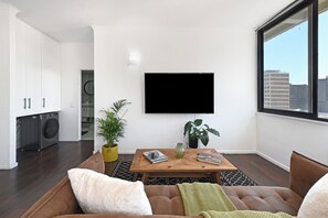 Living area - Stylish, Sun-Filled 2-Bedroom with Secure Parking (Cape Town)