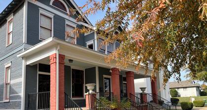 1200 sqft. Cozy 1-bedroom apartment in charming SoMA with Central Air