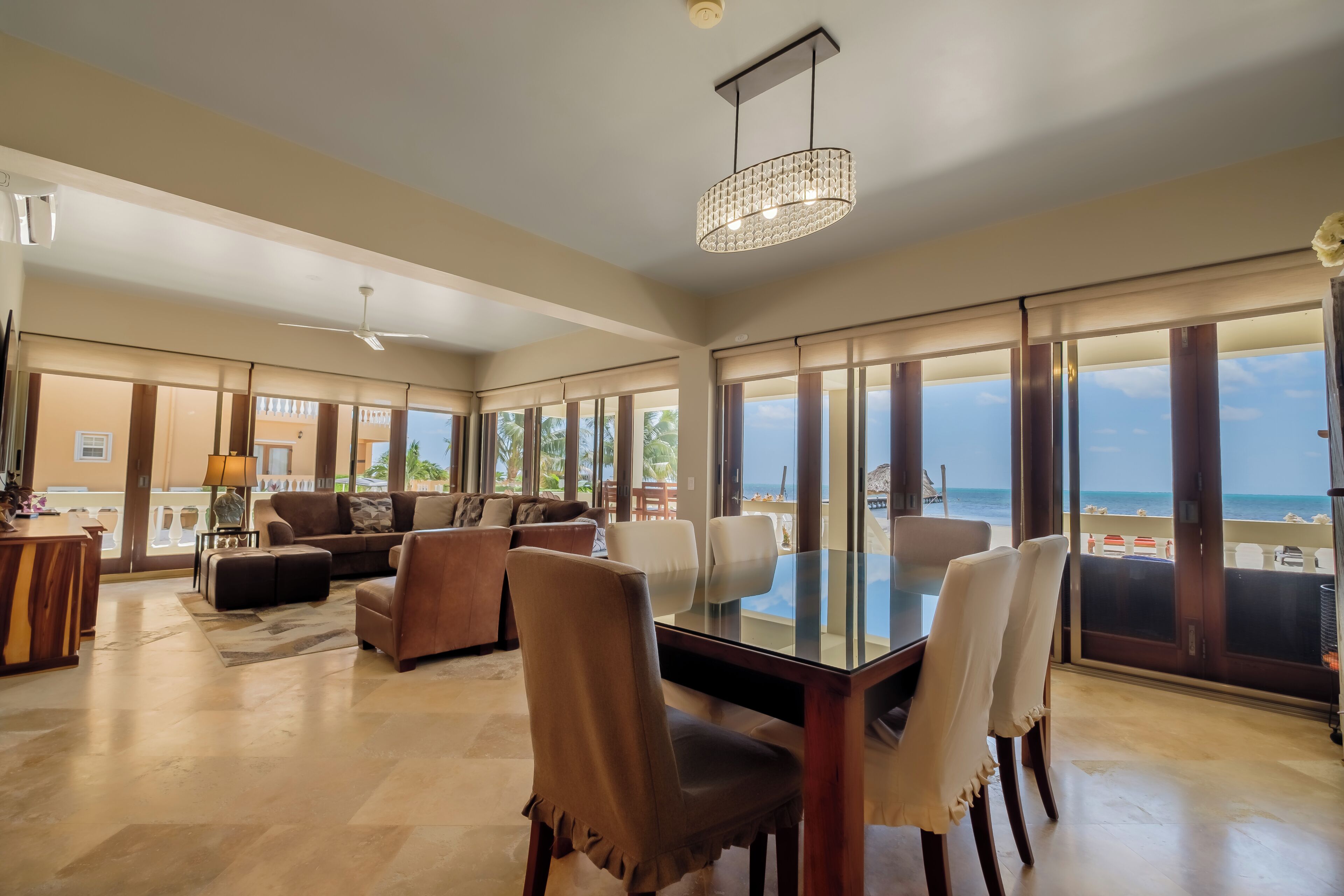 Leilighet – deluxe, balkong, strandutsikt | Spiseområde