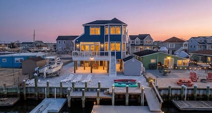 Waterfront! Newly Built 3br | Casa Del Pescatore