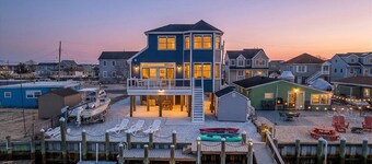 Waterfront! Newly Built 3br | Casa Del Pescatore