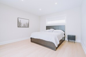 6 quartos, ferros/tábuas de passar roupa, Wi-Fi, roupa de cama