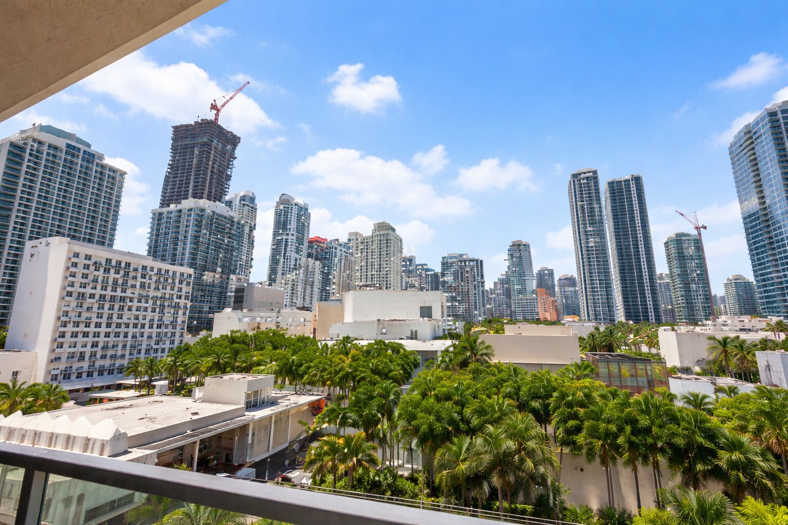 Deluxe studio suite, balkon, uitzicht op stad | Balkon