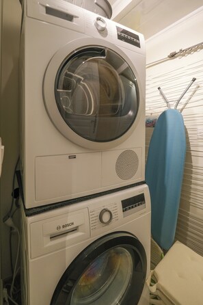 Interior - Renovated villa, sea-view pool, air-conditioning, VE loader 8-10 pers. Gulf of St Tropez (Roquebrune-sur-Argens)