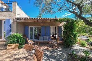 Outdoor dining - Renovated villa, pool, sea view, air conditioning, VE loader 8 to 12 pers - Golfe St Tropez (Roquebrune-sur-Argens)