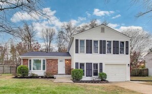 Exterior - Spacious Modern Home Near National Harbor & MGM (Fort Washington)