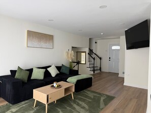 TV, fireplace - Spacious Modern Home Near National Harbor & MGM (Fort Washington)