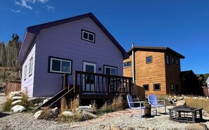 Exterior - The Purple Palace, Alma’s Coziest Artistic Mountain Escape. (Alma)