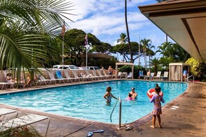 Pool - Adorable 1-bedroom apartment with AC in sunny Kihei (Kihei)