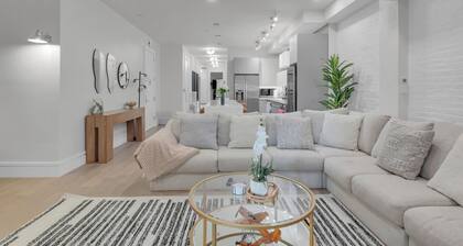 Luxury 5BR NYC Apt w/ AC /Sleeps 10+ /Prime Location