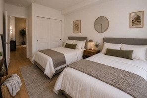 5 bedrooms, iron/ironing board, WiFi, bed sheets - Luxury 5BR NYC Apt w/ AC /Sleeps 10+ /Prime Location (New York)