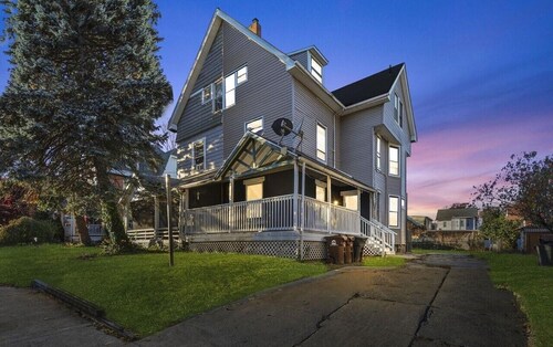 Lansdowne Sweet 2nd floor APT, only 20 mins to PHL