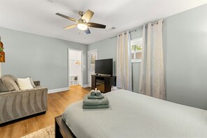 3 bedrooms, desk, iron/ironing board, WiFi - Cozy 3-bedroom home in Decatur (Decatur)