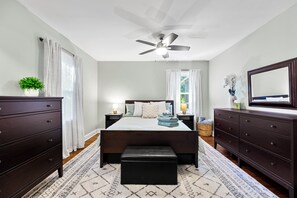 Room - Cozy 3-bedroom house in welcoming Decatur (Decatur)