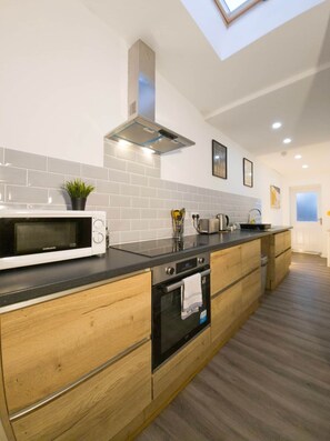 Private kitchen - Carlisle Street (3 beds) (Cardiff)