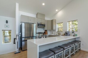 Private kitchen - Stunning ocean-view cottage minutes from Olympic (Port Angeles)