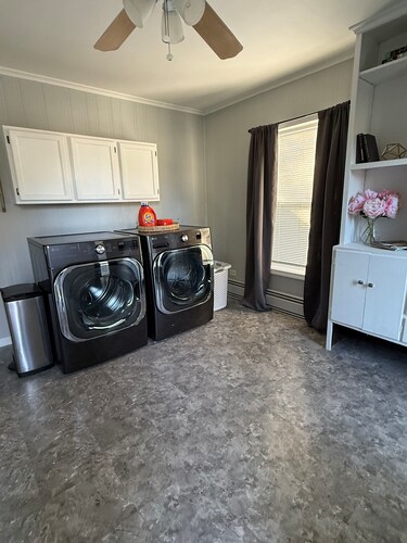 Farmhouse Comfort on Acreage Near Rathbun Lake