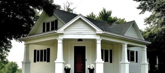 Farmhouse Comfort on Acreage Near Rathbun Lake