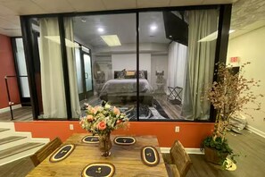Dining - Nice Prince and Princess Suite! (Memphis)