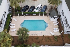 Outdoor pool, a heated pool - Spacious 4-bedroom house in perfect Surfside Beach with AC (Surfside Beach)