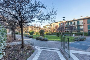 Property grounds - w* | Bright Navigli Apartment with Canal view (Milano)