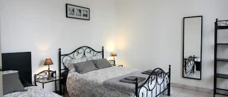 Iron/ironing board, travel crib, internet