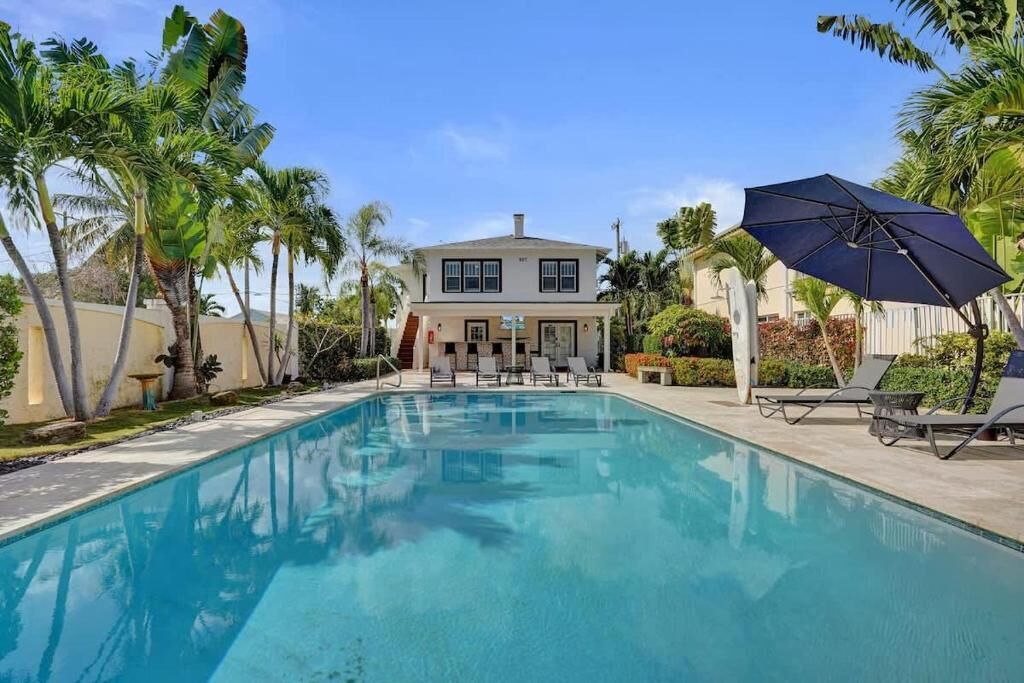 Classic Studio | Pool