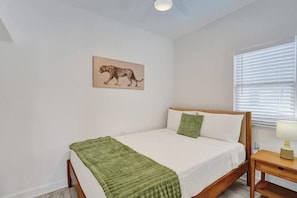 Room - Capri (Lake Worth Beach)