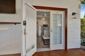 Private kitchen - Capri (Lake Worth Beach)