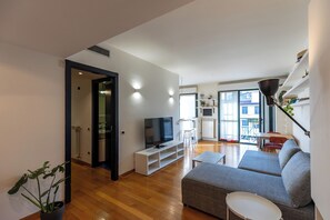 City Apartment, Balcony | Living area | 43-inch Smart TV with digital channels - Pavese by Wynwood House (Milan)