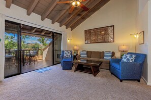 Smart TV - Maui Kamaole J209 | Spacious 2BR Loft | Walk to Beaches, Dining & Shops (Kihei)