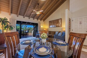Dining - Maui Kamaole J209 | Spacious 2BR Loft | Walk to Beaches, Dining & Shops (Kihei)