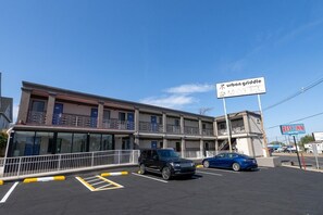 Exterior - GG REST INN (Elizabeth)