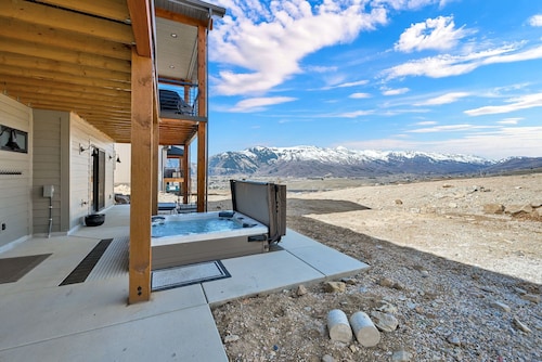 New Build Family Friendly Fire Pit Hot Tub Powder