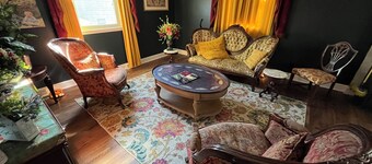2-bedroom apartment in peaceful Louisville with air conditioning