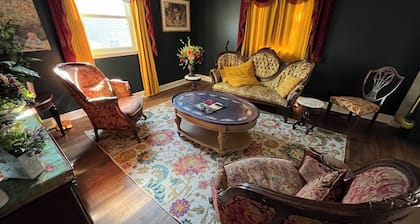 2-bedroom apartment in peaceful Louisville with air conditioning