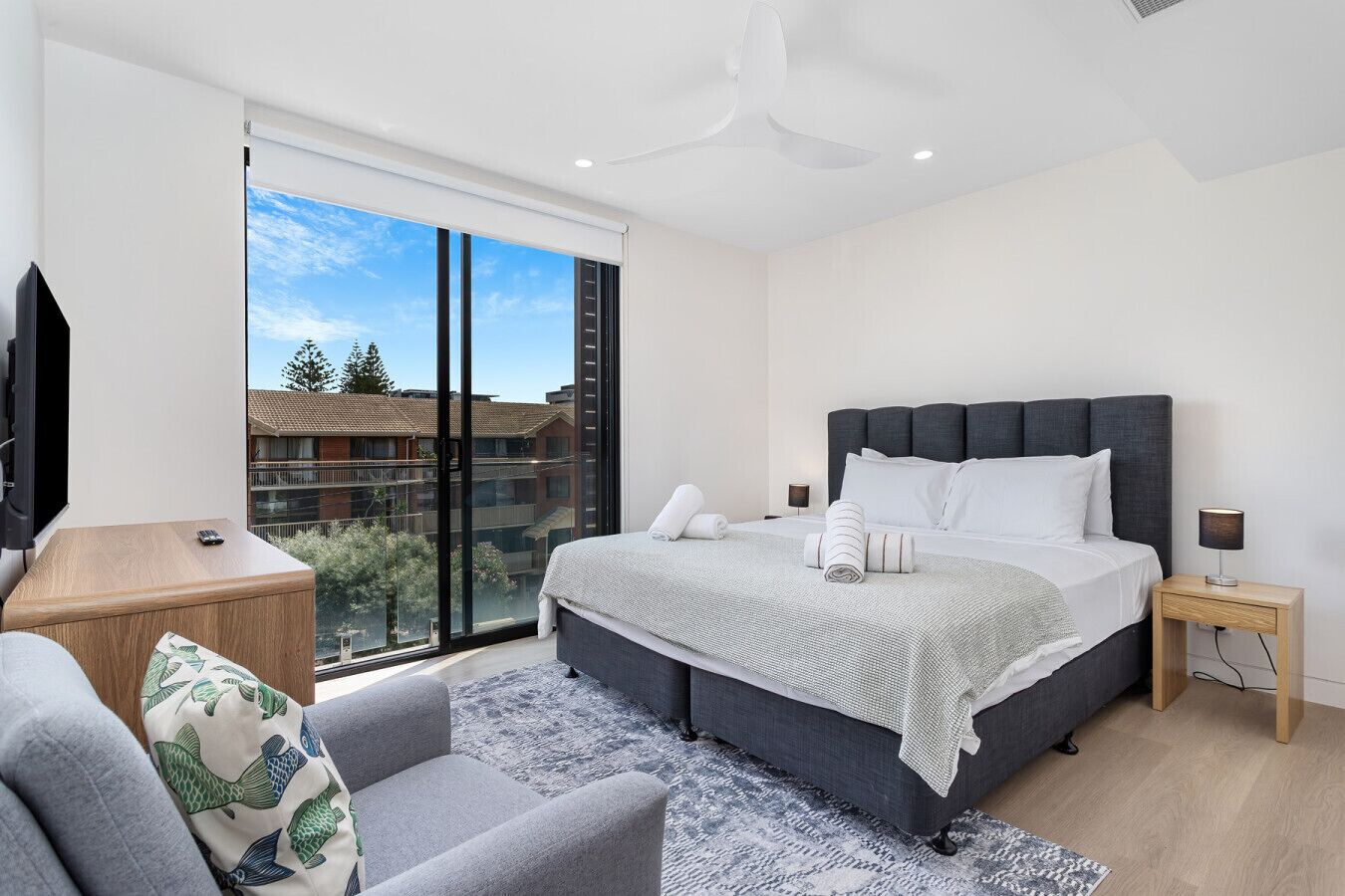 3 bedrooms, desk, iron/ironing board, WiFi