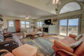 TV - Charming 4-Bedroom Home with Ocean Views in Topsail Beach! (Topsail Beach)