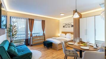 2 bedrooms, desk, free WiFi, bed sheets