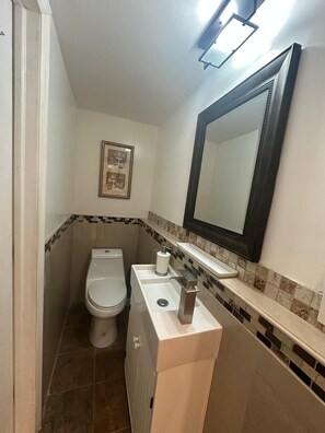 Bathroom - MedRental 315-B2 (Bronx)