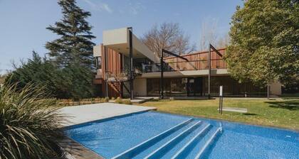 Wellness Oasis: Heated Indoor Pool, Sauna & Hot Tub | 1.4 Mi to Sarmiento Park