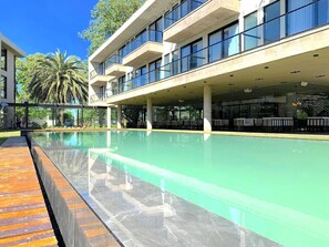 Indoor pool, a heated pool - Unwind in a Nature-Inspired Room with Balcony Views | 0.7 mi to Cathedral Church (Río Cuarto)