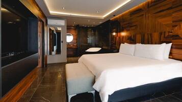 Iron/ironing board, free WiFi, bed sheets, wheelchair access